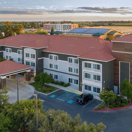 La Quinta By Wyndham Visalia/Sequoia Gateway Hotel Exterior photo
